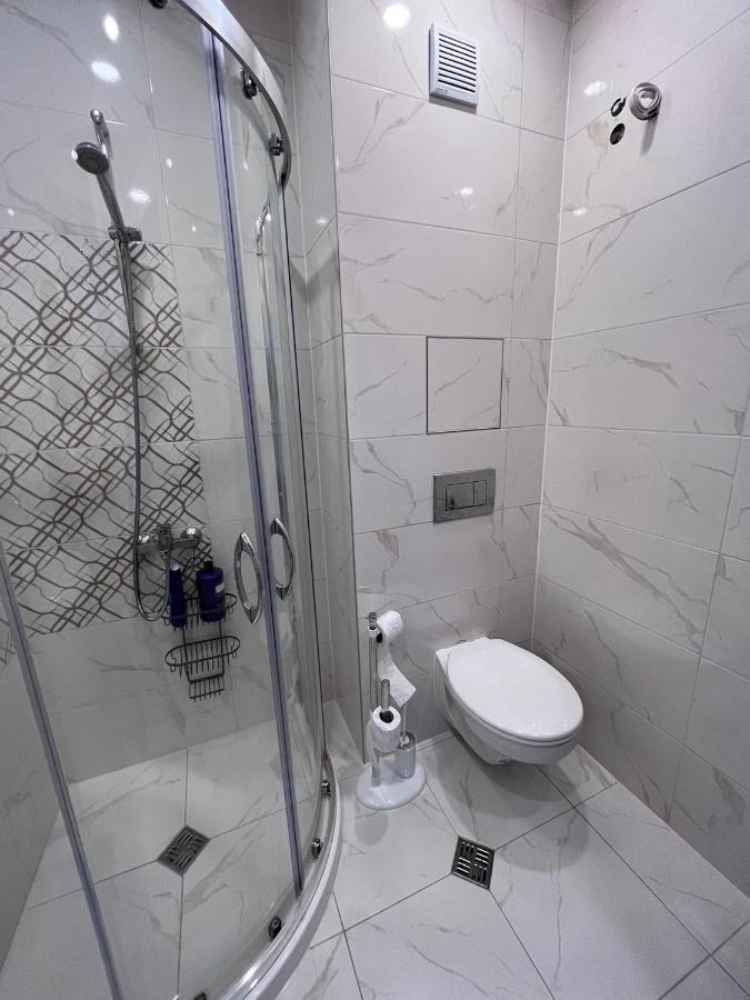Apartament Paris Luxury Centre 2bdr W Work Desk And Wifi Near Nevsky Cathedral
