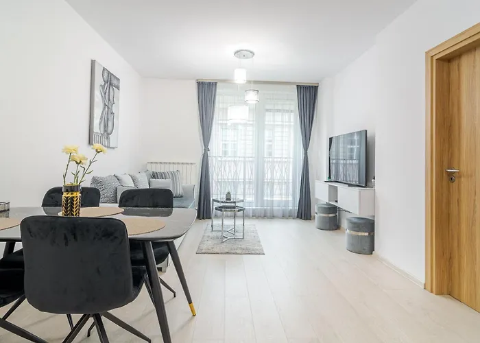 Paris Luxury Top Centre 2Bdr Apt W Work Desk And Wifi Near Nevsky Cathedral
