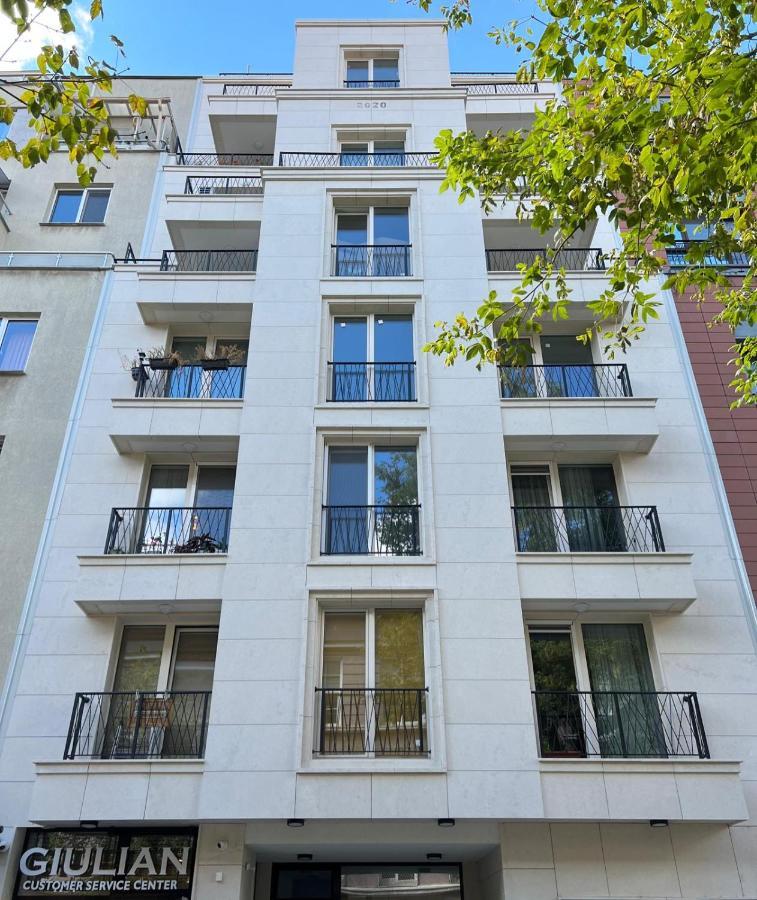 Paris Luxury Centre 2bdr W Work Desk And Wifi Near Nevsky Cathedral