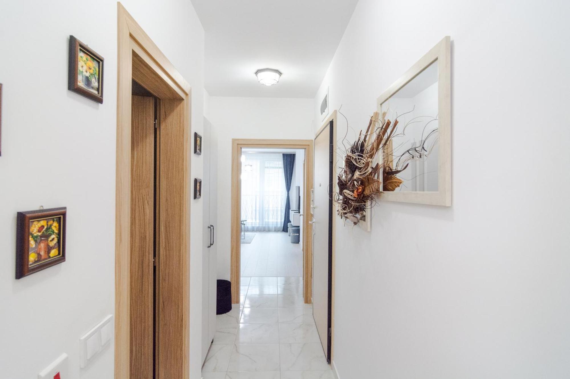 Paris Luxury Centre 2bdr W Work Desk And Wifi Near Nevsky Cathedral