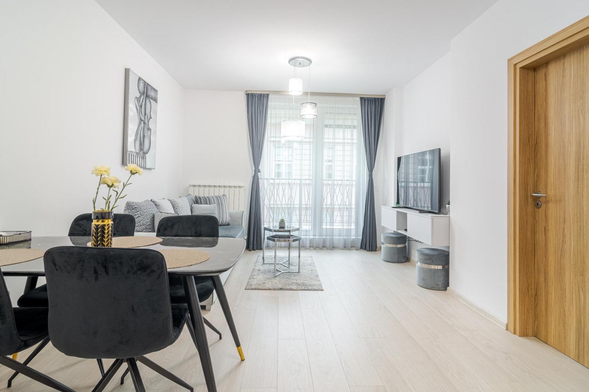 Apartemen Paris Luxury Centre 2bdr W Work Desk And Wifi Near Nevsky Cathedral Sofia